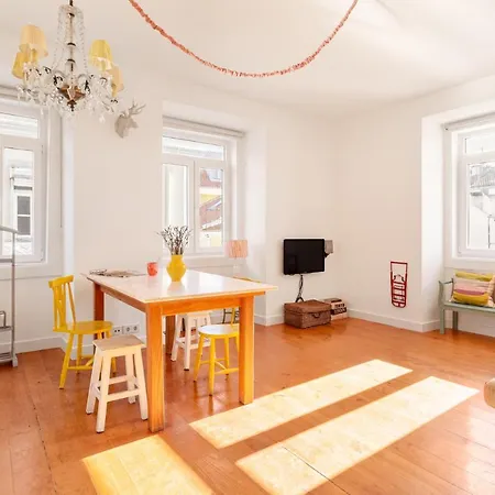 Joivy Chic 2br In Bairro Alto, 2mins To Sao Pedro De Alcantara Viewpoint Apartment Lisbon