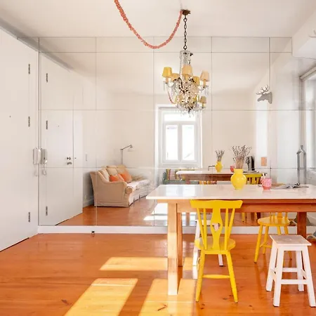Joivy Chic 2br In Bairro Alto, 2mins To Sao Pedro De Alcantara Viewpoint * Lisbon