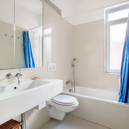 Appartement Guestready - Modern Apt Near Alcantara Scenic View Lissabon
