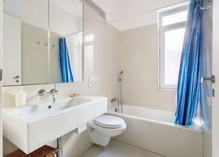 Guestready - Modern Near Alcantara Scenic View Apartament Lizbona