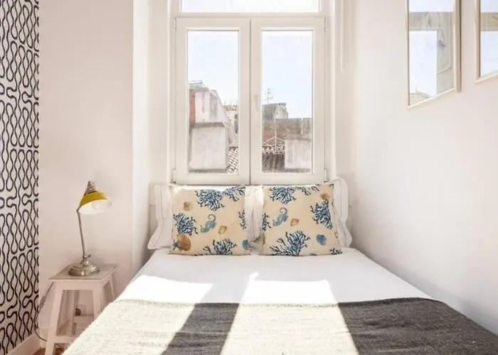 Guestready - Modern Near Alcantara Scenic View Apartament Lizbona